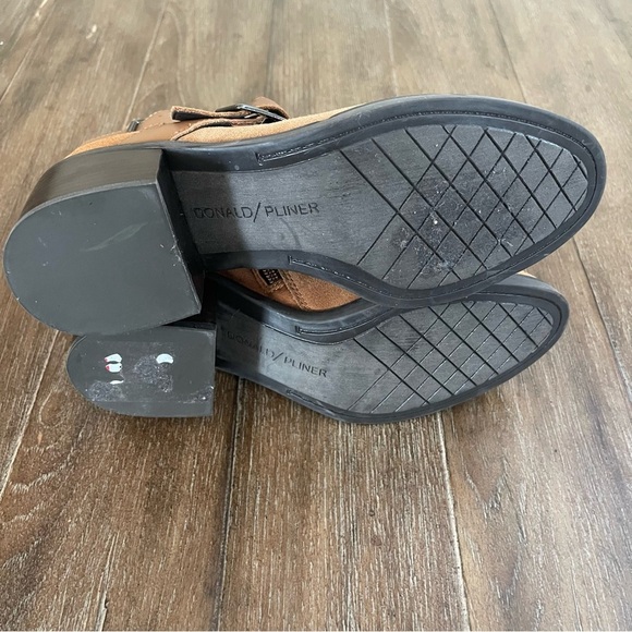 Donald Pliner Moto Boot Women 5 Tan Darby Harness Suede Ankle Bootie Buckle - Picture 12 of 13